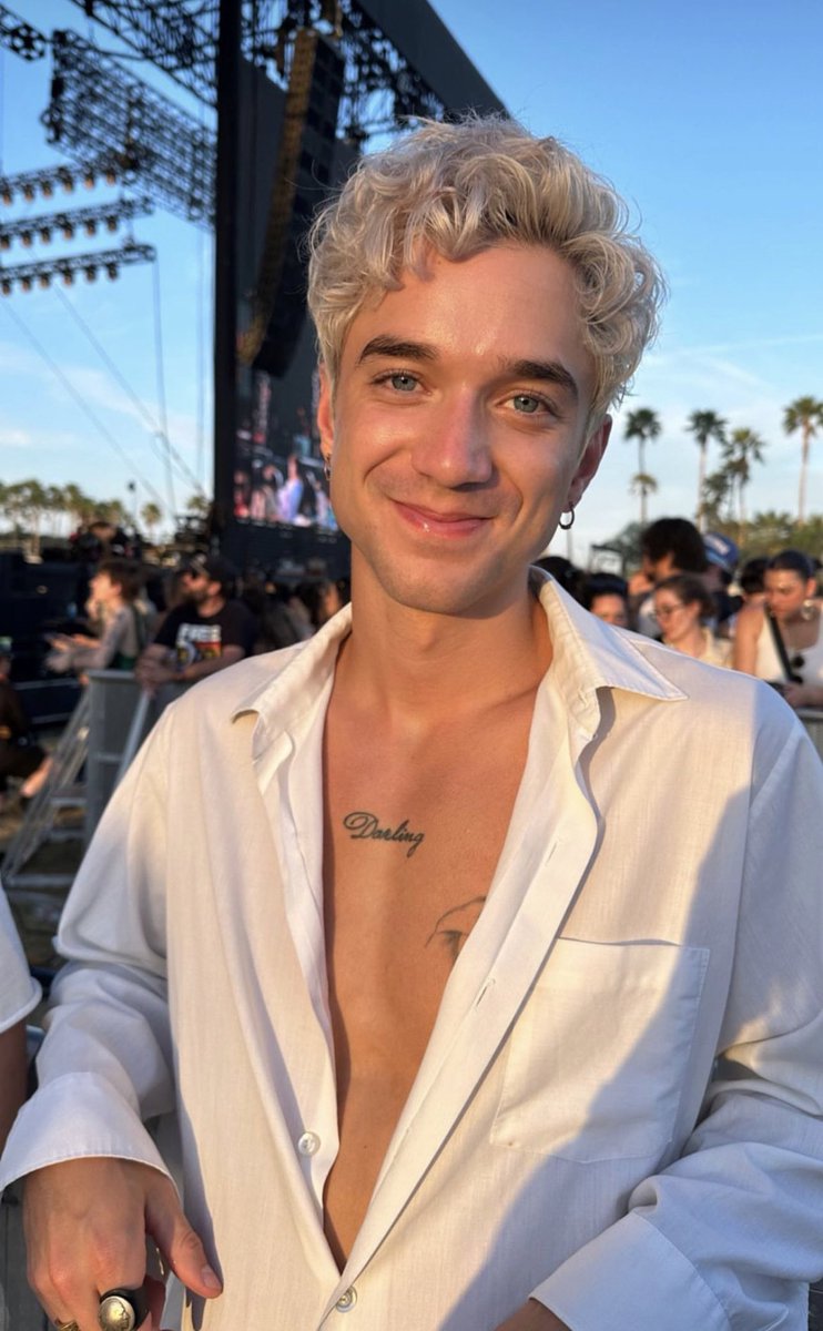 seamlessdaniel's tweet photo. Came back just to tweet this picture. That is all lol https://t.co/EnHwyRKgXx