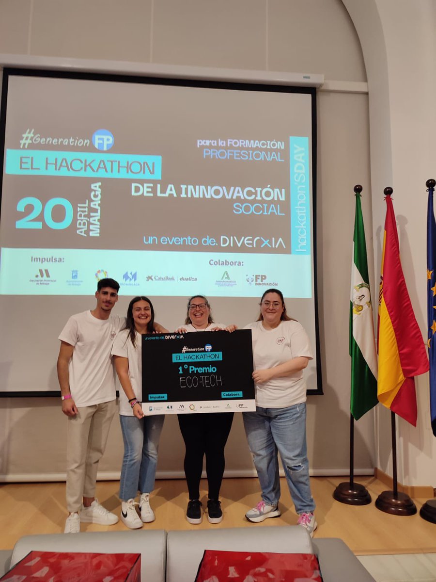 ColegioEP's tweet photo. El conjunto de estudiantes de El Pinar se impone en la edición 2023 de ‘El HACKATHON’ para fomentar el emprendimiento en la provincia de Málaga. El proyecto de nuestros alumn@s finaliza como mejor iniciativa en la cita frente al medio centenar de ideas y equipos participantes 🏆 https://t.co/DF3pmkz5XS