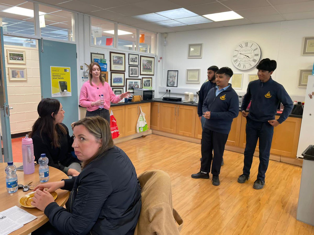moylepark's tweet photo. Yesterday over 40 members of staff took part in a fast for Ramadan to show our solidarity to the students from the Muslim community @moylepark . We celebrated and broke our fast together with food prepared by TY Muslim students #Ramadan #familyspirit https://t.co/yDoScsdWlI