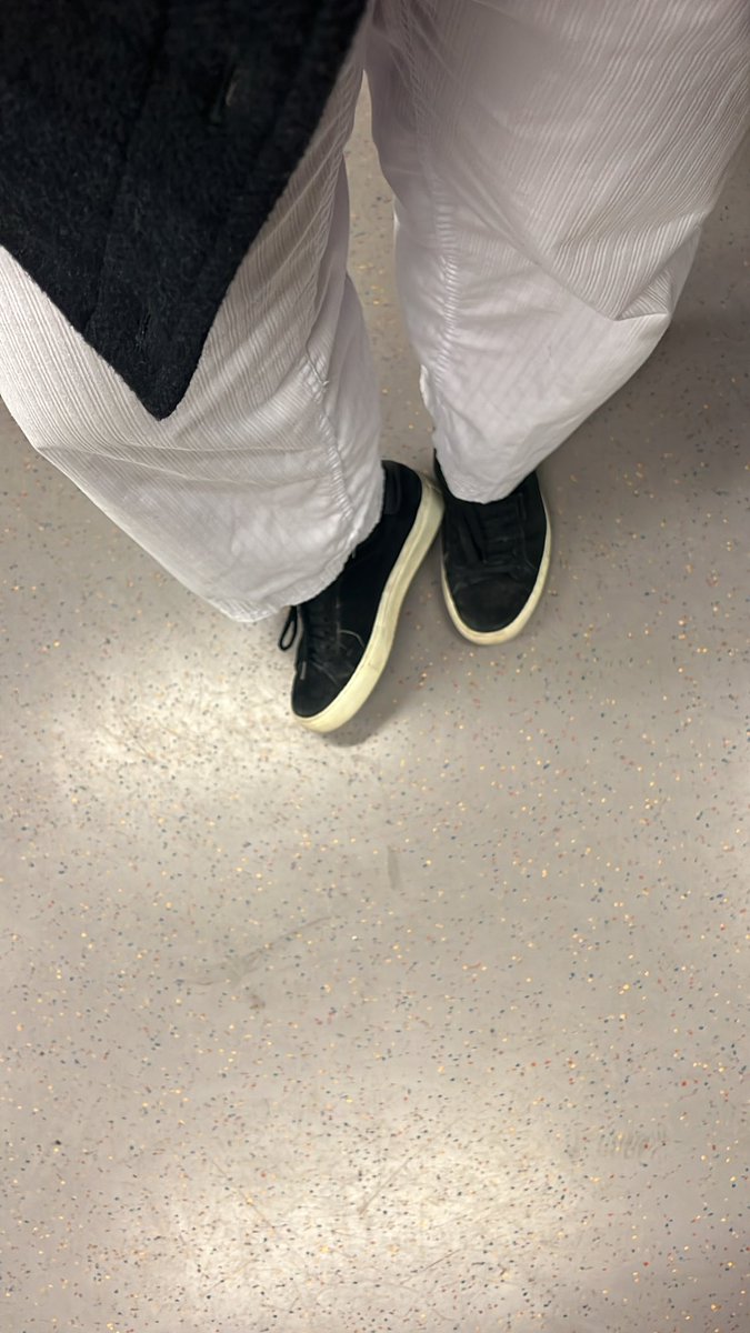 Pyjamas eller kampsport, ingen vet.