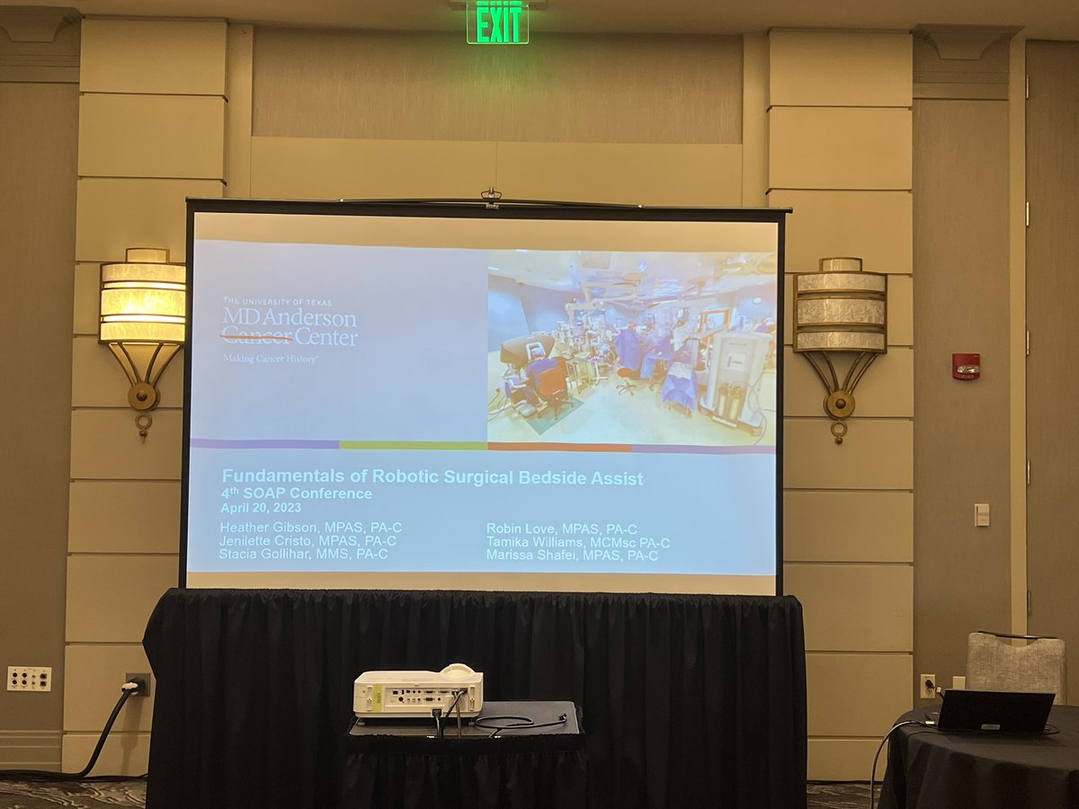TTamikaW's tweet photo. Getting ready for our fundamentals of robotic surgery beside assist . #SOAP2023 @MDAndersonNews #physicianassistant @Swei_PA https://t.co/nHkapPIRw2
