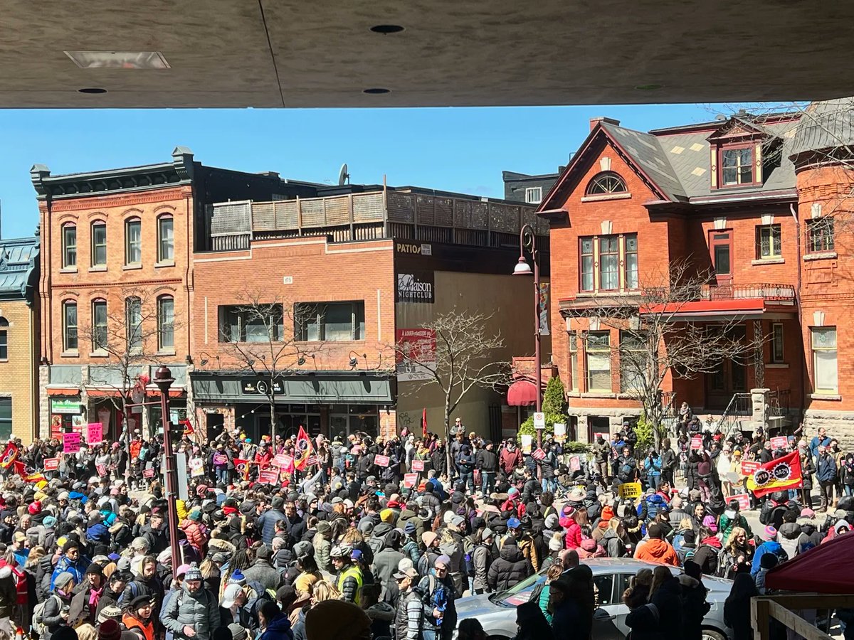 This is what a strike looks like most of the time. 

No camera crews. 
No big names. 

Just regular people, like these <a href="/psac_afpc/">PSAC-AFPC</a> members, fighting for what they deserve.
#CanLab #CdnPoli