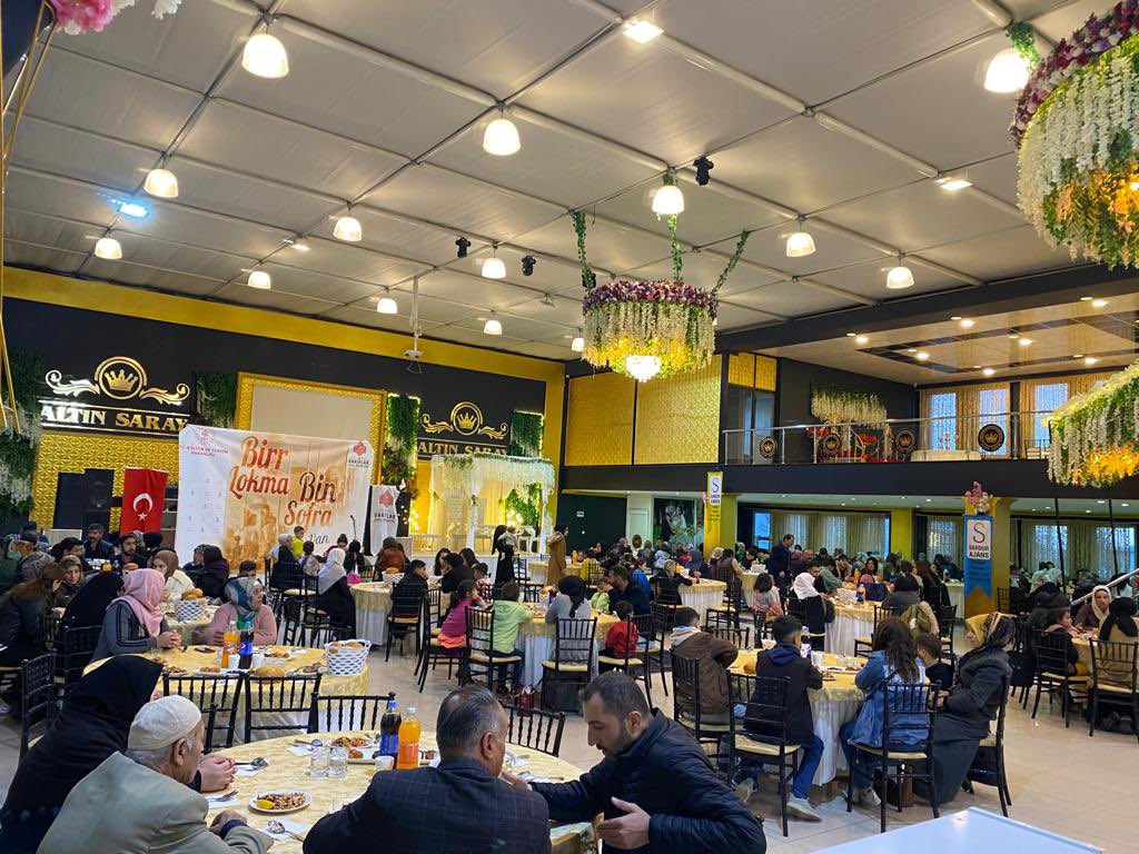 VakiflarGM's tweet photo. On bir ayın sultanı Ramazan ayının son iftarlarını; Van, Osmaniye ve Uşaklı vakıf dostlarımızla yaptık.

@BitlisVakiflar 
@HatayVakiflar 
@Vakiflarkutahya https://t.co/MBoVC3fOru