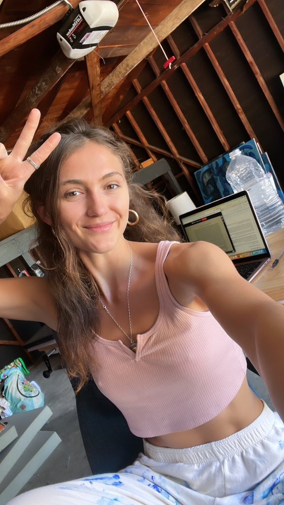 Zoe Rose tweet media