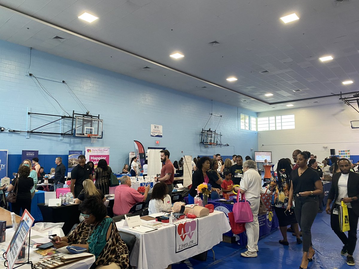 Fantastic turn out this afternoon at the Tamarac North Lauderdale Chamber of Commerce Health, Wealth, and Small Business Expo! Great to see so many local businesses and organizations here to share info with our residents. Hats off to all! 

@TNLCOC @browardinfo @BrowardCounty