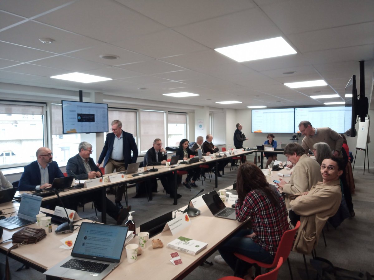 FlorianTrichaud's tweet photo. Une journée d'échange sur les enjeux RSE lors des audits des écoles d'ingénieurs par la #cti
#eei #eperts #elevesingenieurs #associatifs #engagement #bnei https://t.co/oaJ4qhcZR1