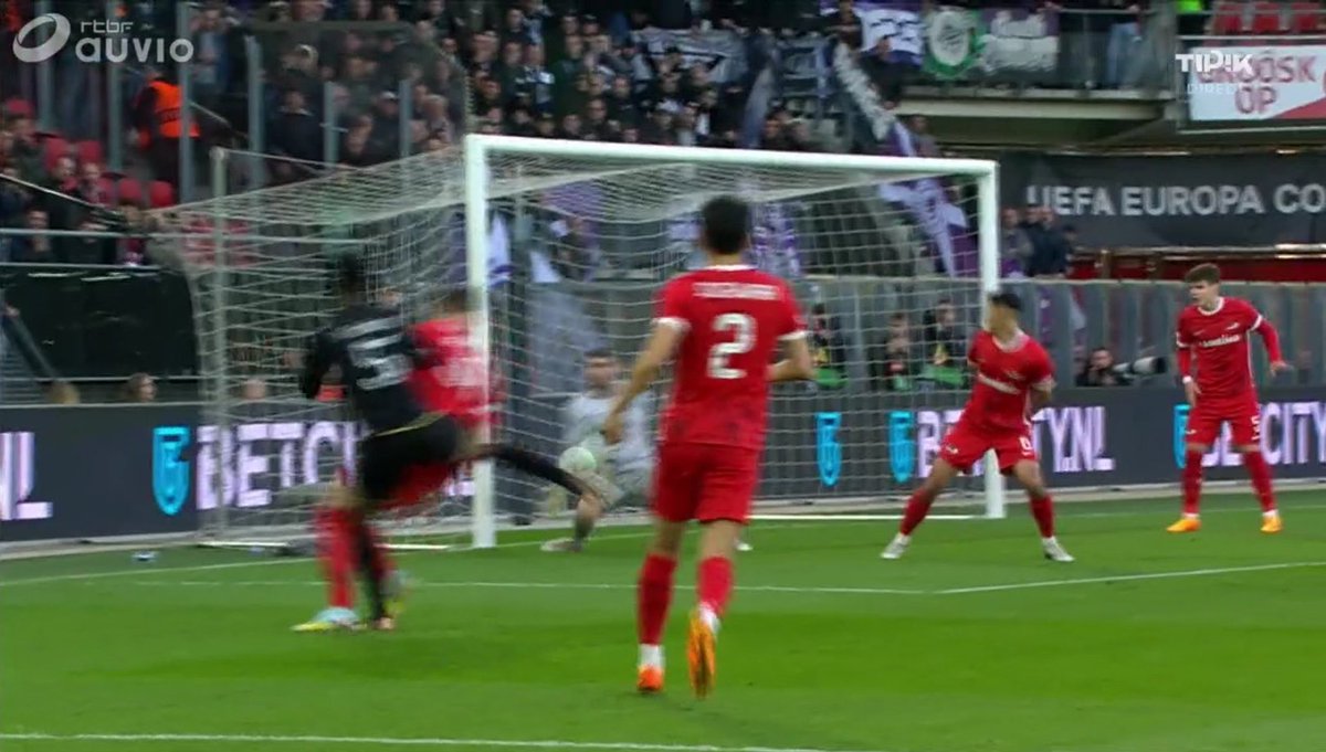 Mauveside's tweet image. A first shot on target after 65 minutes!! 

#RSCA #AZAND