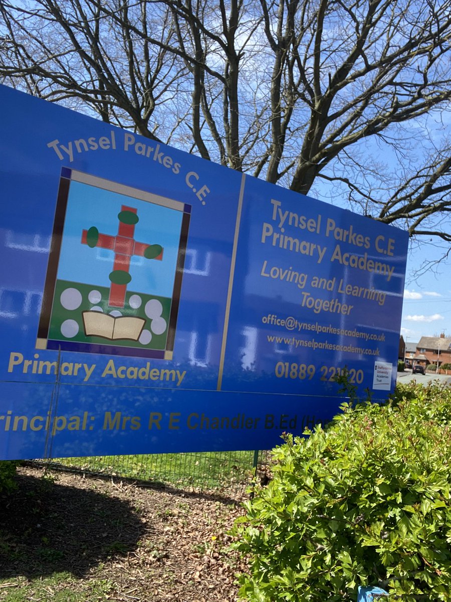 Jasonenriched's tweet photo. Lovely day at Tynsel Parkes CE Primary Academy 
Mapping 🌎
Installing both #orienteering and #phonics and number courses!
Staff training ✅
#outdoorlearning #OAA #activelearning #edutwitter @enrichedu https://t.co/Aoee8Aw3aq