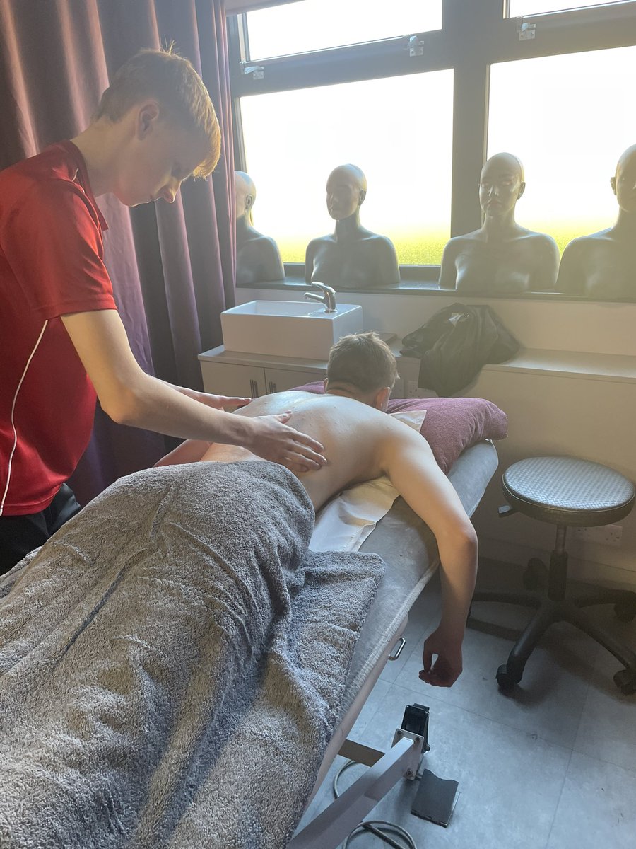 SportNLC's tweet photo. 🤩🗣️shoutout to our amazing @NorthLindsey @NCFE L3 SPEX Y2 students who delivered their first practical massage assessment on clients today! They demonstrated some fantastic techniques and sequencing along with conducting themselves professionally 👏🏼 #TeamNLC https://t.co/hVj2nD9AqM