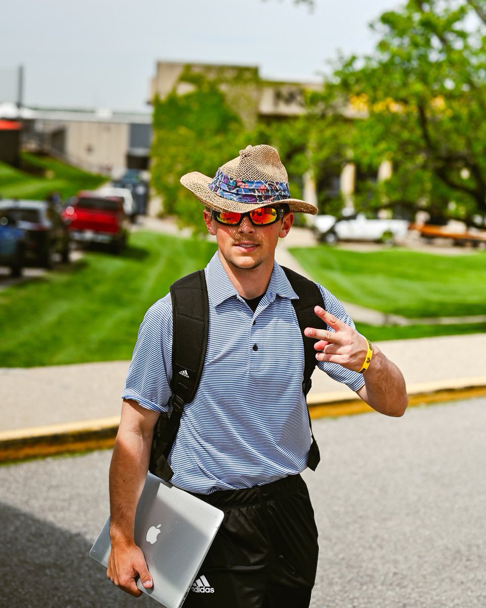 NKUNorseBSB's tweet photo. It’s called 𝓢𝓣𝓨𝓛𝓔, people. 😎

@NKUNorse | #NorseUp https://t.co/MyXEQ0Pi2B
