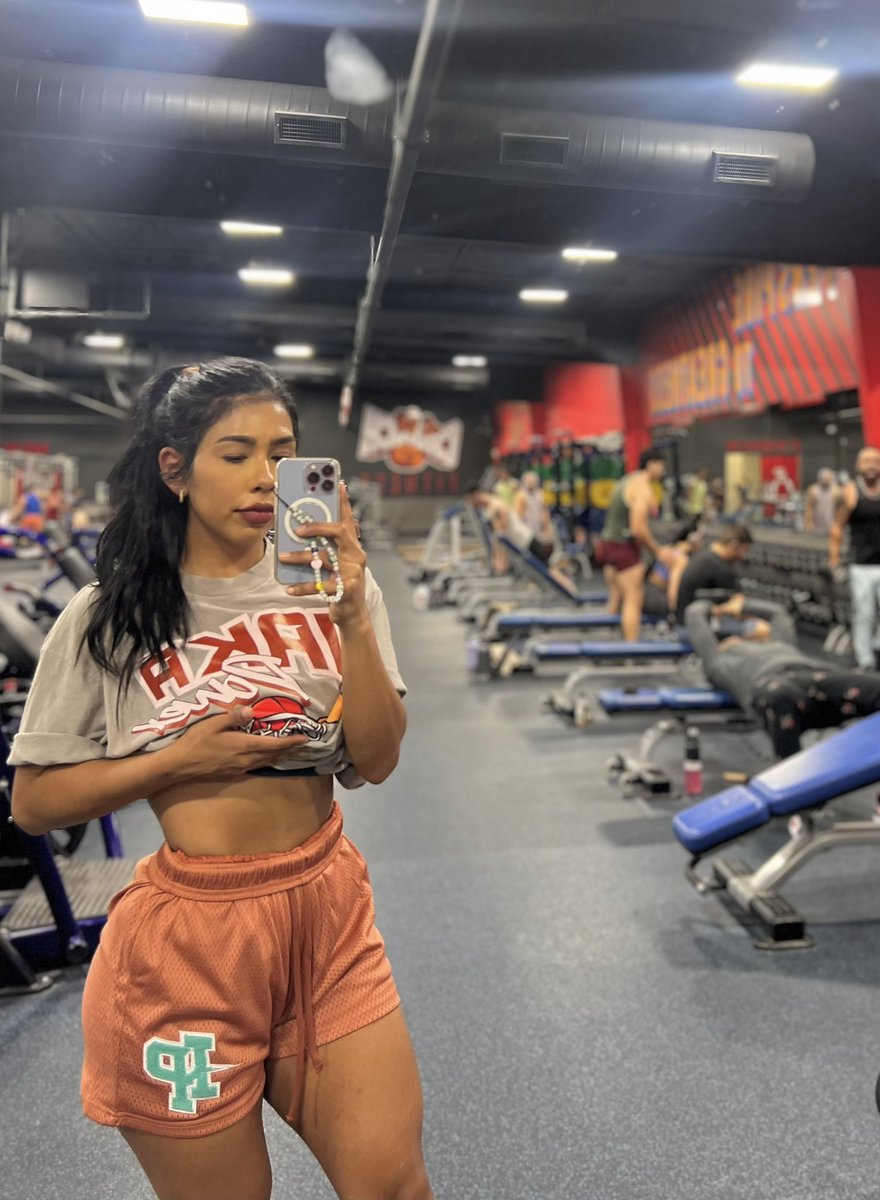 Genesis Barrios on Twitter "Blooming and loving this Spring spotlight collection 🧡 Discount