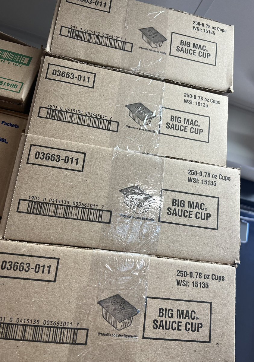 McFranchisee's tweet photo. Received 4 cases of the new $mcd Big Mac sauce LTO (1,000 packets). I expect to go through at least a case a day in an average volume restaurant. IMO, I do not believe I will get another shipment. However, if I do, it will be minimal. https://t.co/u8BGOTvnBA