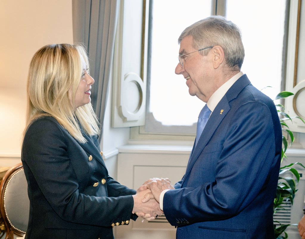 giomalago's tweet image. Riconoscenti al Presidente del Consiglio @GiorgiaMeloni per aver ribadito al Presidente del CIO Bach, nell'incontro a @Palazzo_Chigi, il pieno sostegno del Paese nell'ambito dell'organizzazione dei Giochi @milanocortina26, dall'alto dell'importanza attribuita allo #sport