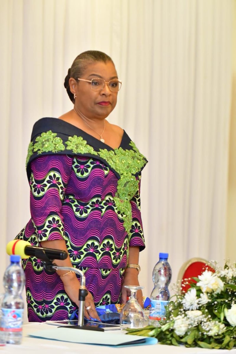 central_sage's tweet image. Le président de la République Félix TSHISEKEDI Prône toujours pour l’égalité de sexe , depuis que la #DGDA existe c’est une première fois dans son l’histoire qu’une femme soit à la tête de cette régie financière. 

Bon vent madame #BLANDINE_KAWANDA