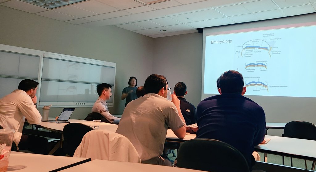 A great grand rounds lecture on neural development and #myelomeningocele by Dr. Li! We are so excited to have her back on board, returning as a member of the faculty! Who else could make embryology as fun? #Neurosurgery