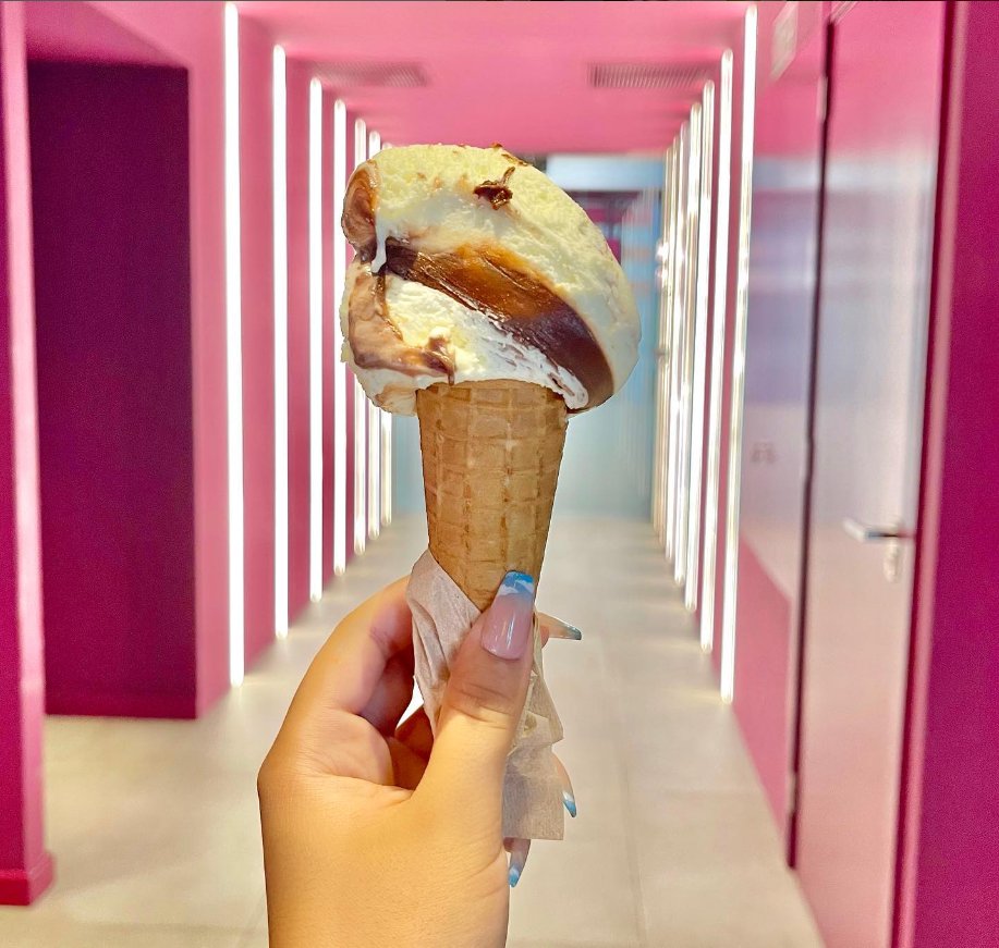 Emblidge20's tweet photo. This has been the best Gelato I ever had 😋 https://t.co/pxdcupBwIA