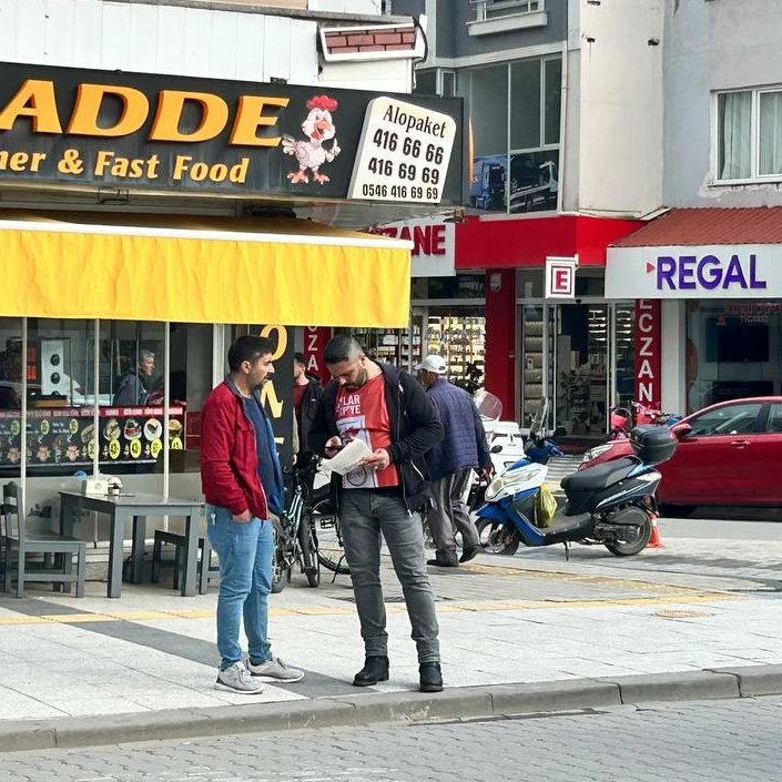 Seçim bildirilerimizle Çan Menderes Parkı'ndayız.
Hayata bir kere geliyoruz. Başımız dik, insanca bir yaşam istiyoruz.
Yaşadığımız haksızlıklar yetti. Hakkımız olanı istiyoruz. 

#OylarTKPye 
#TKPGelirHerŞeyDeğişir 
#1oyErdoğanGitsinDiye1oyTKPye