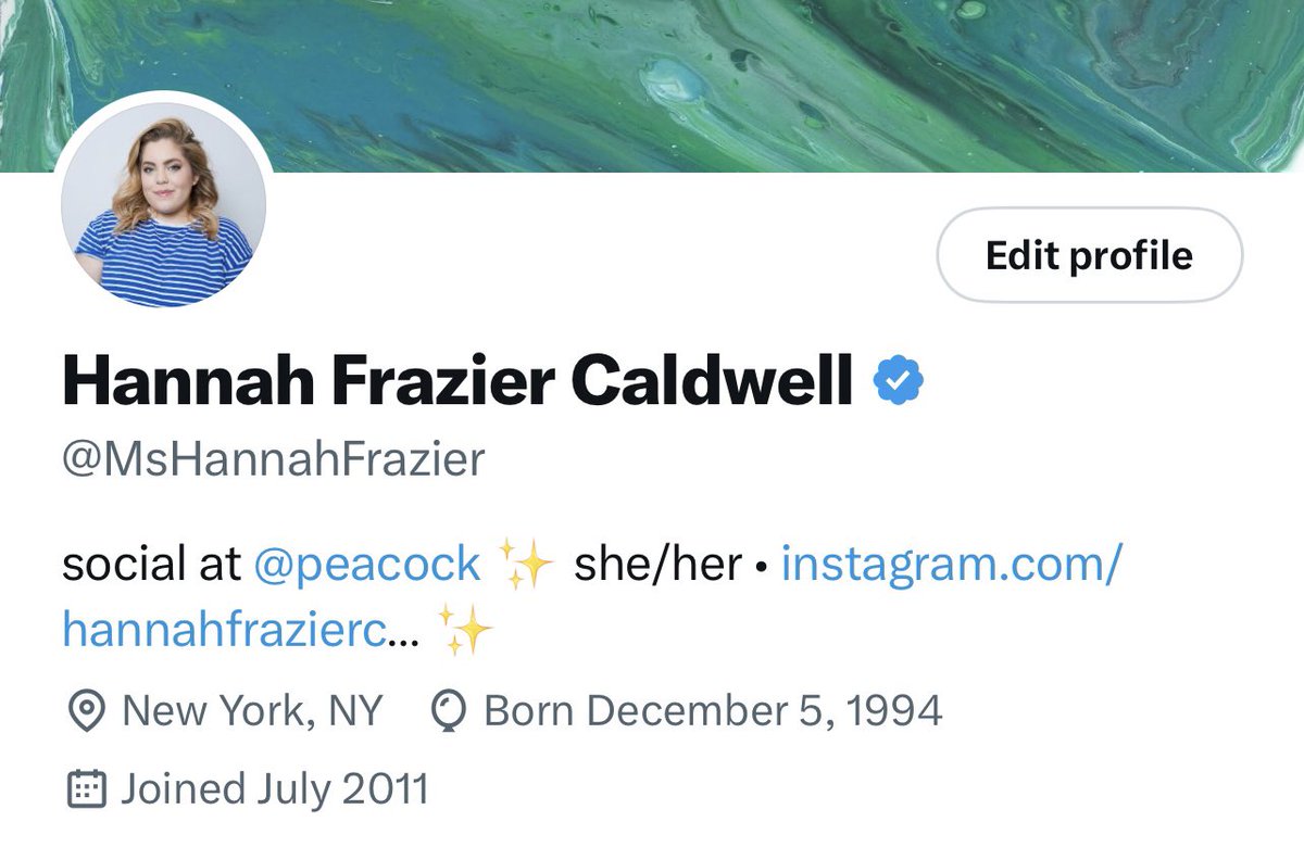 MsHannahFrazier's tweet photo. Tweeting for the first time in over a year to say farewell to my blue check, a thing I never needed nor deserved but found very much silly and delightful 💙 https://t.co/FGpCO34pnL