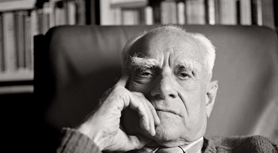 Poesiaitalia's tweet photo. “La felicità è essere se stessi, profondamente, veramente, senza compromessi, anche a costo di essere infelici.”

-Alberto Moravia https://t.co/p2XzZi8hVn