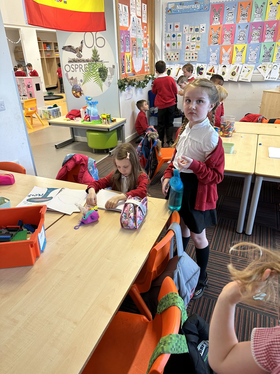 SchoolHillside1's tweet image. A busy and enjoyable soft start this morning in P2/3. #softstart #creating #learning #collaborating #fun #active