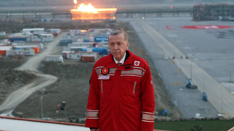 #SONDAKİKA Cumhurbaşkanı Erdoğan: 'Vatandaşlarımızın evlerindeki mutfaklarında ve sıcak su tüketiminde kullandıkları doğal gazı bir yıl süreyle ücretsiz veriyoruz.'