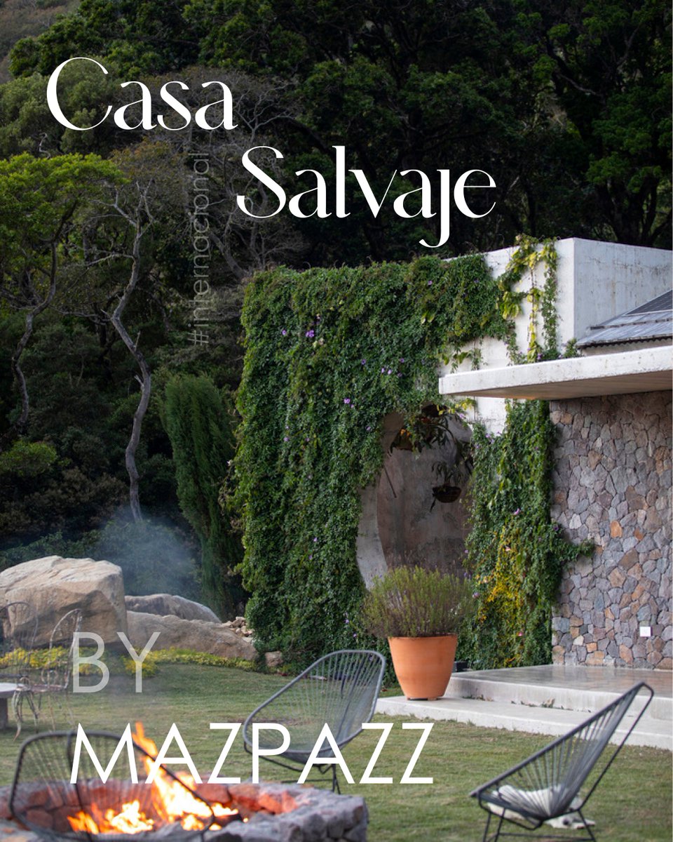 RevistaAIA's tweet photo. ℂ𝔸𝕊𝔸 𝕊𝔸𝕃𝕍𝔸𝕁𝔼
📌Ubicada en las remotas montañas de Palmichal de Acosta, Costa Rica, y rodeada de bosque tropical, un refugio brutalista tropical, 100% autosuficiente.
Arquitecta: Mazpazz Arquitectura
Año: 2021
Fotografías: Andrés García
#revistaaia #gpee #arquitectura https://t.co/il9heXeOk9