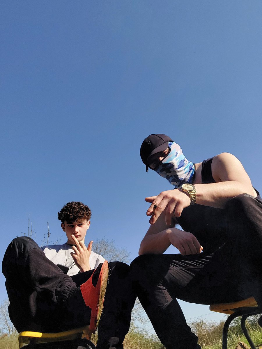 MasterDaddy01's tweet photo. Two masters ready for some payments off you little begs  #rtverification #findom #rtgame #scallymaster #scallydom #chav #kissmyairs #sneakermaster #badmastersboys #cashmaster #cashslave #moneyslave #footslave #humanatm #paypig #cashdrain https://t.co/yTPi7ZE18S