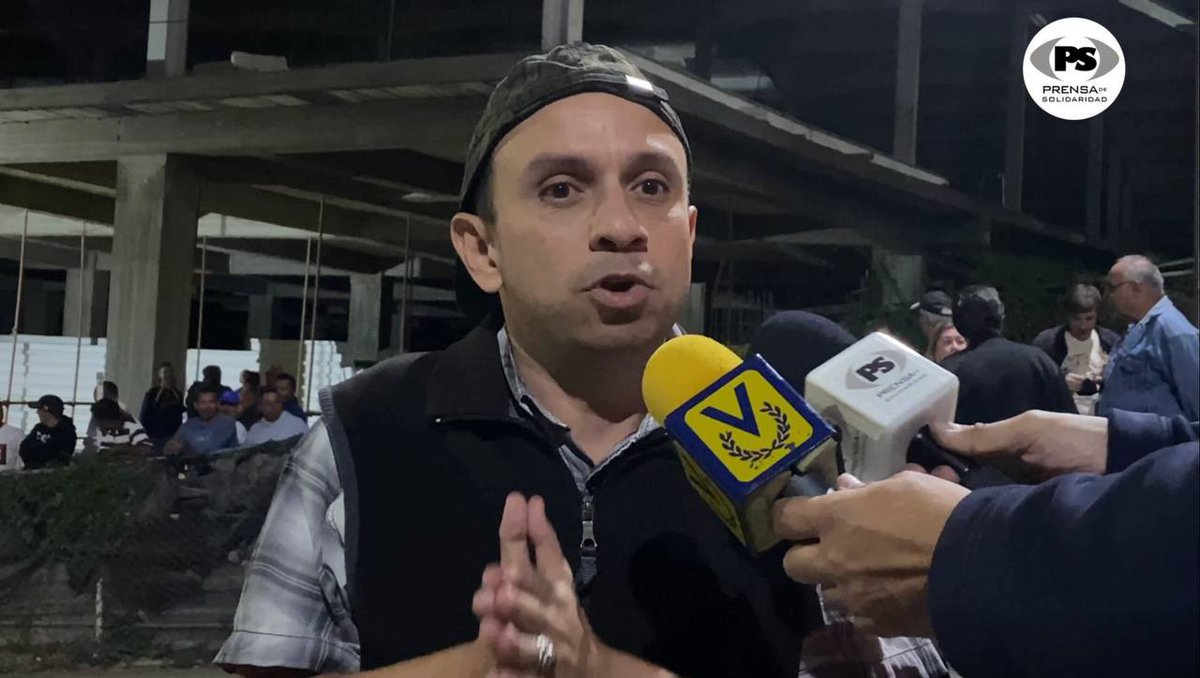 juanjoseojeda's tweet photo. Vecinos de El Cigarral protestaron por “atropellos mentiras y engaños” en construcción de Mega Traki en El Hatillo 

https://t.co/7ke27oCC1u 

Video: https://t.co/4CDWIWoVvb

#19abr @TarekWiliamSaab @LideresLibres #ElCigarral #Traki #MegaTraki #protesta #ElHatillo @eliasayegh https://t.co/QbeUmz6xkr
