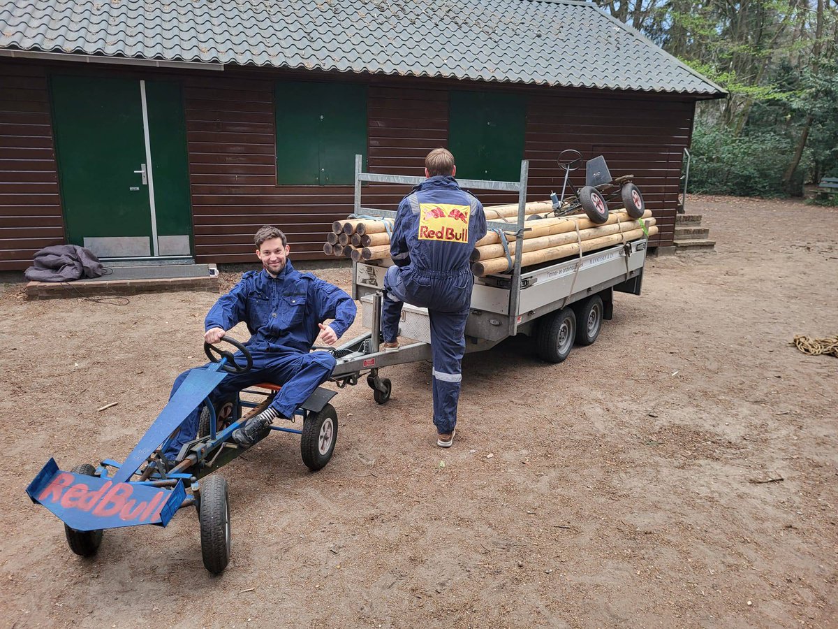 sw3lbp's tweet image. #teamredbull is onderweg naar #rsw2023. Een deel van onze leiding mag dit weekend een subkamp verzorgen voor de scouting wedstrijd van onze regio. Het thema van dit jaar: Formule 1

#sw3lbp #scouting #apeldoorn