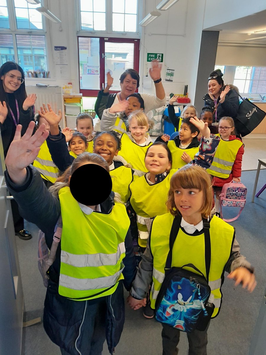 BenedictAcad's tweet photo. A huge thank you to @SuttonSynagogue for having Year 2 Oak Class today. We thoroughly enjoyed our visit, and the opportunity to explore the ritual objects that we have been learning out in our RE lessons! #OurStory https://t.co/bKufv8IXuu