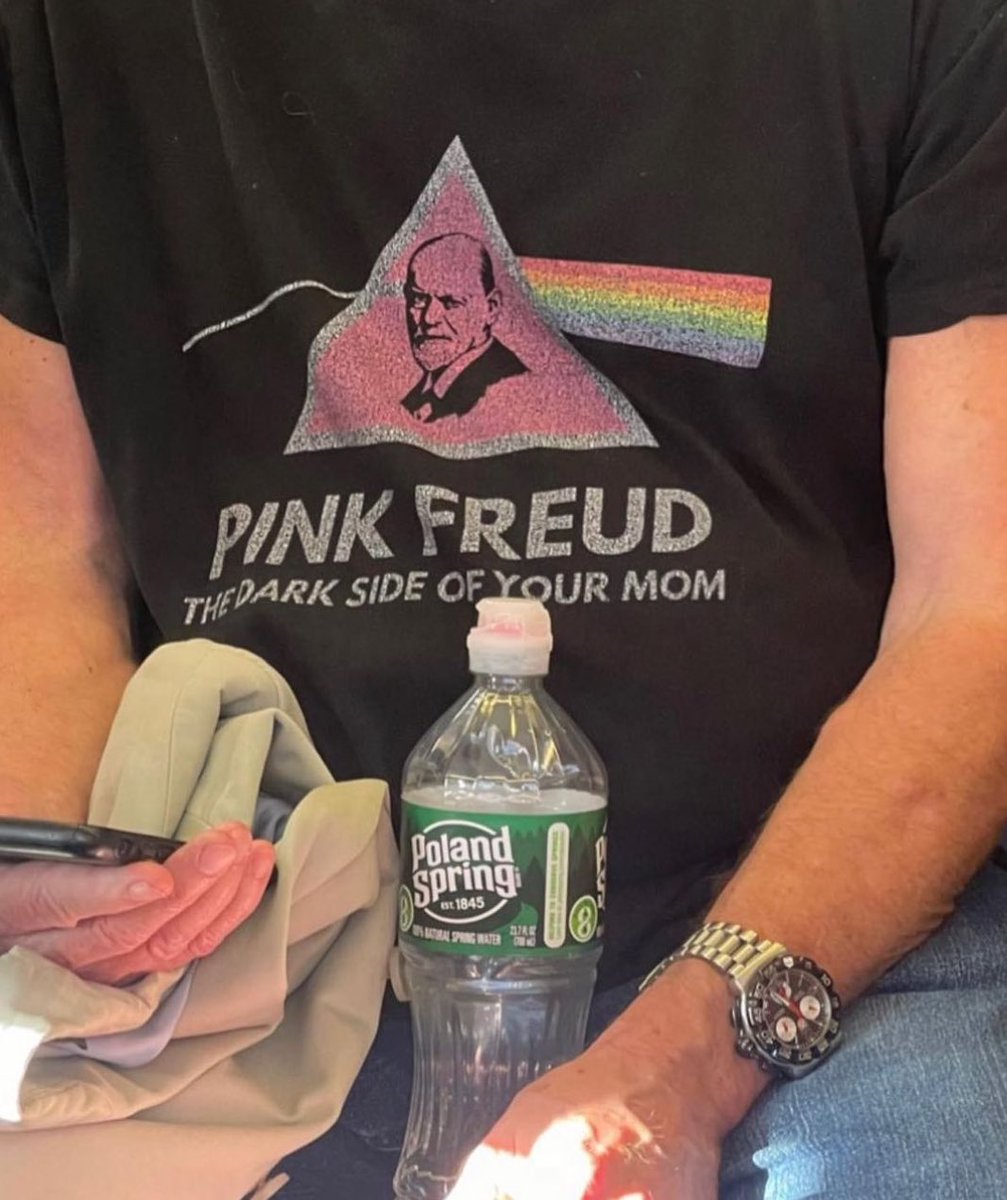 shirtsthtgohard's tweet photo. https://t.co/ui3Xv8rKQv
