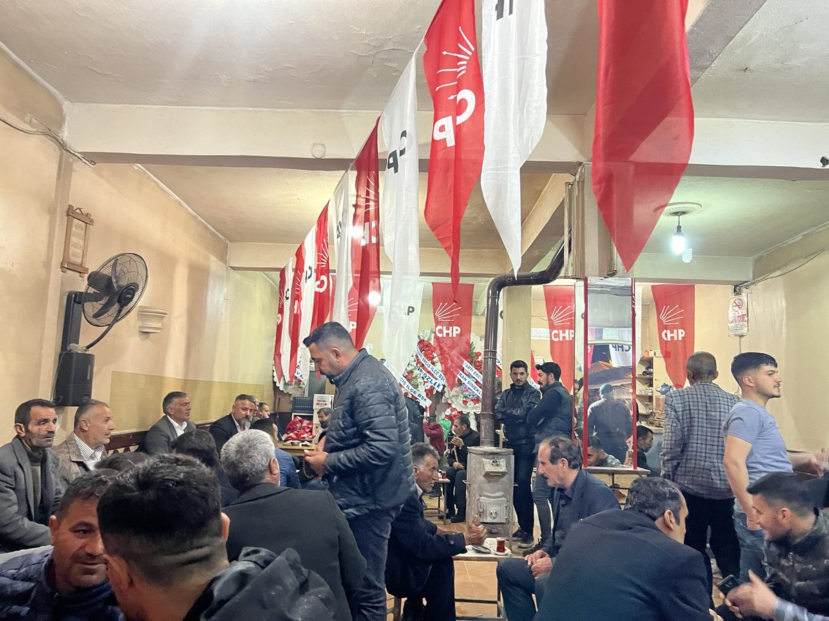 chpercis65's tweet photo. Halk değişim istiyor. Erciş te çok fazla katılım var. Erciş halkı gönülden değişim istiyor.
#sanasöz
@bedirhanogluvan @hakanilvan @feridununal1 @mvercancicek65 @herkesicinCHP @kilicdarogluk https://t.co/RwkszO0mtc