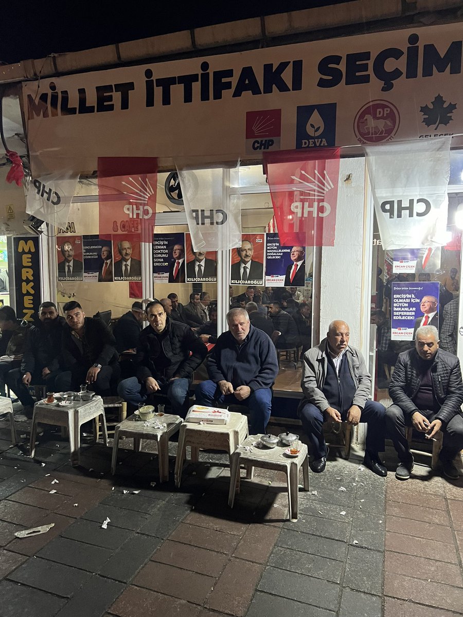 Halk değişim istiyor. Erciş te çok fazla katılım var. Erciş halkı gönülden değişim istiyor.
#sanasöz
<a href="/bedirhanogluvan/">Seracettin Bedirhanoğlu</a> <a href="/hakanilvan/">Hakan İlvan</a> <a href="/feridununal1/">feridununal</a> @mvercancicek65 <a href="/herkesicinCHP/">CHP 🇹🇷</a> <a href="/kilicdarogluk/">Kemal Kılıçdaroğlu</a>