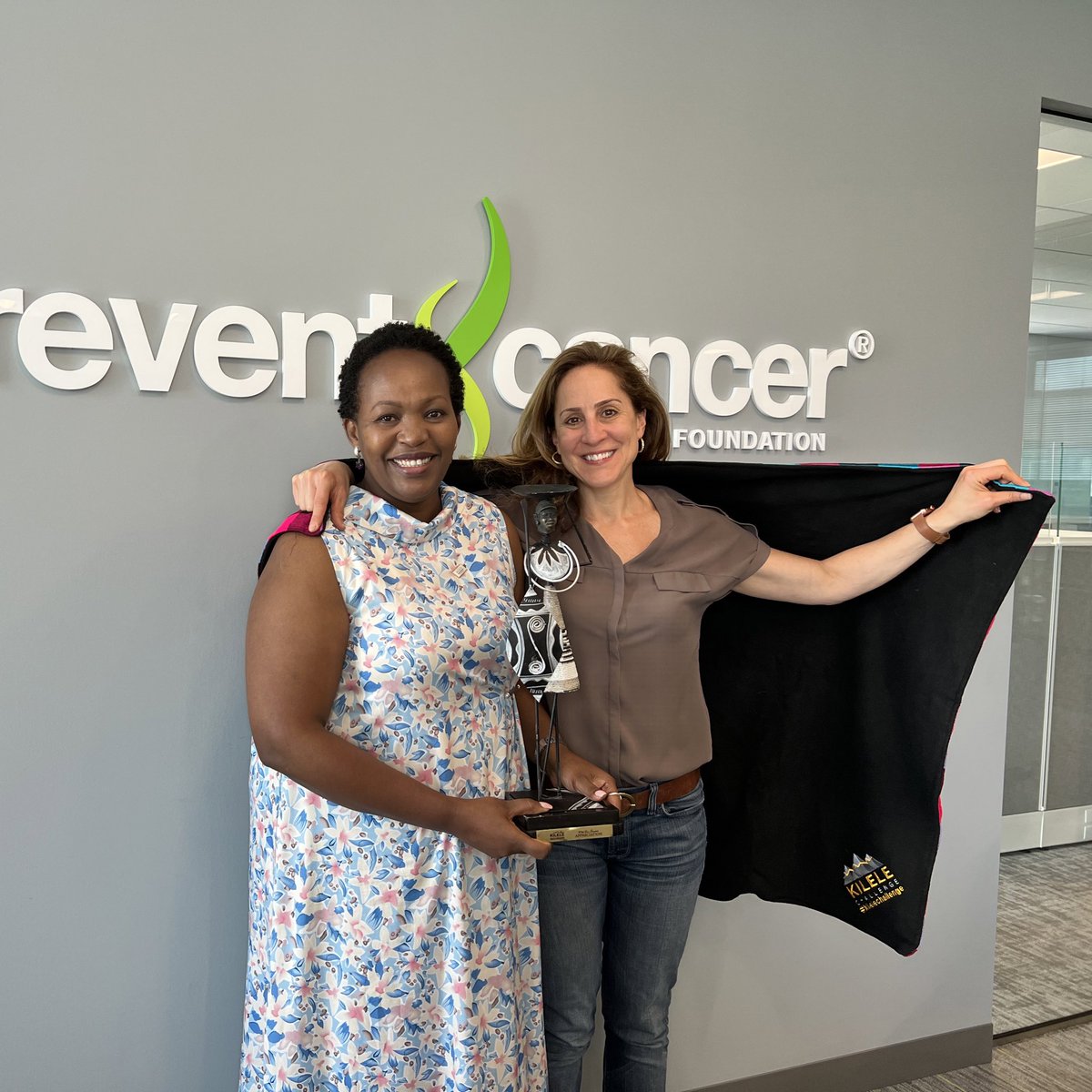 preventcancer's tweet photo. Nairobi, Kenya ➡️ Washington, D.C.

Today we met with Benda Kithaka, Executive Director of @KILELEHealthKE, one of our 2022-2024 global grantees! With their grant, KILELE aims to reach 40,000 Kenyans &amp; provide HPV vaccinations, cervical cancer screenings &amp; treatment. https://t.co/TI9DKChGWM