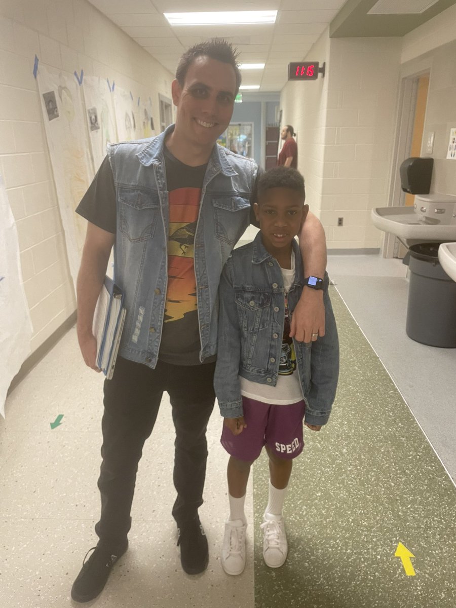 When my Assistant Principal @MrAlexParadis finds his twin in school🥰❤️ I just love being at @TeamDundalkES 💚🦉💛#JeanJacketGang