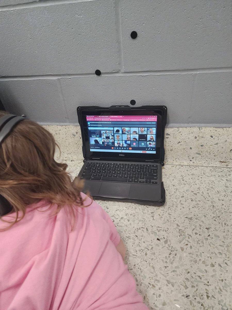 merkramer18's tweet photo. Kindergarten ss at South Street School @esm_csd wanted to see what it was like to go on a @Google meet with their class. They didn't experience what school was like during COVID. 
@jm_jackson_esm 
@cpolney 
@DrJChristie9 https://t.co/PFG1FAIKD9