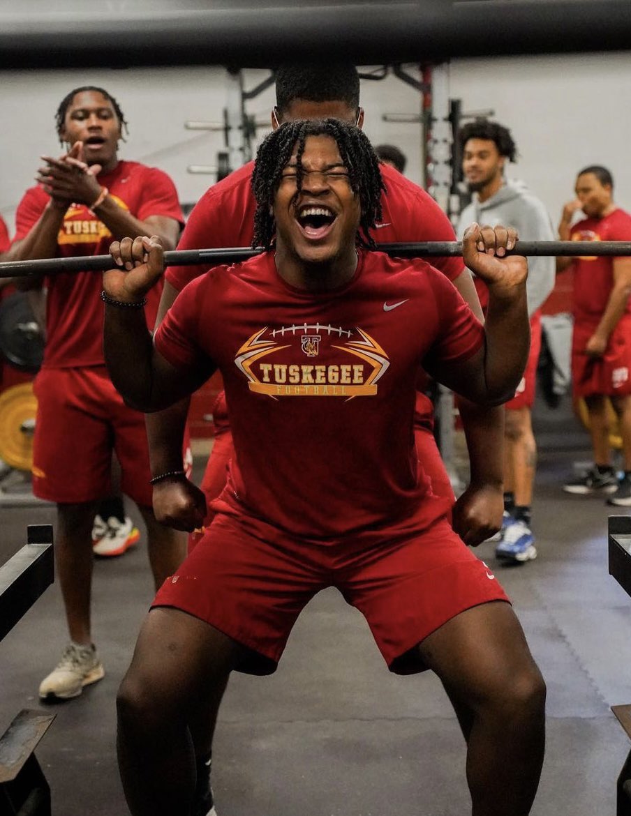SkegeeFootball's tweet photo. Meetin The Standard❗️ https://t.co/XHlFGeg5jW