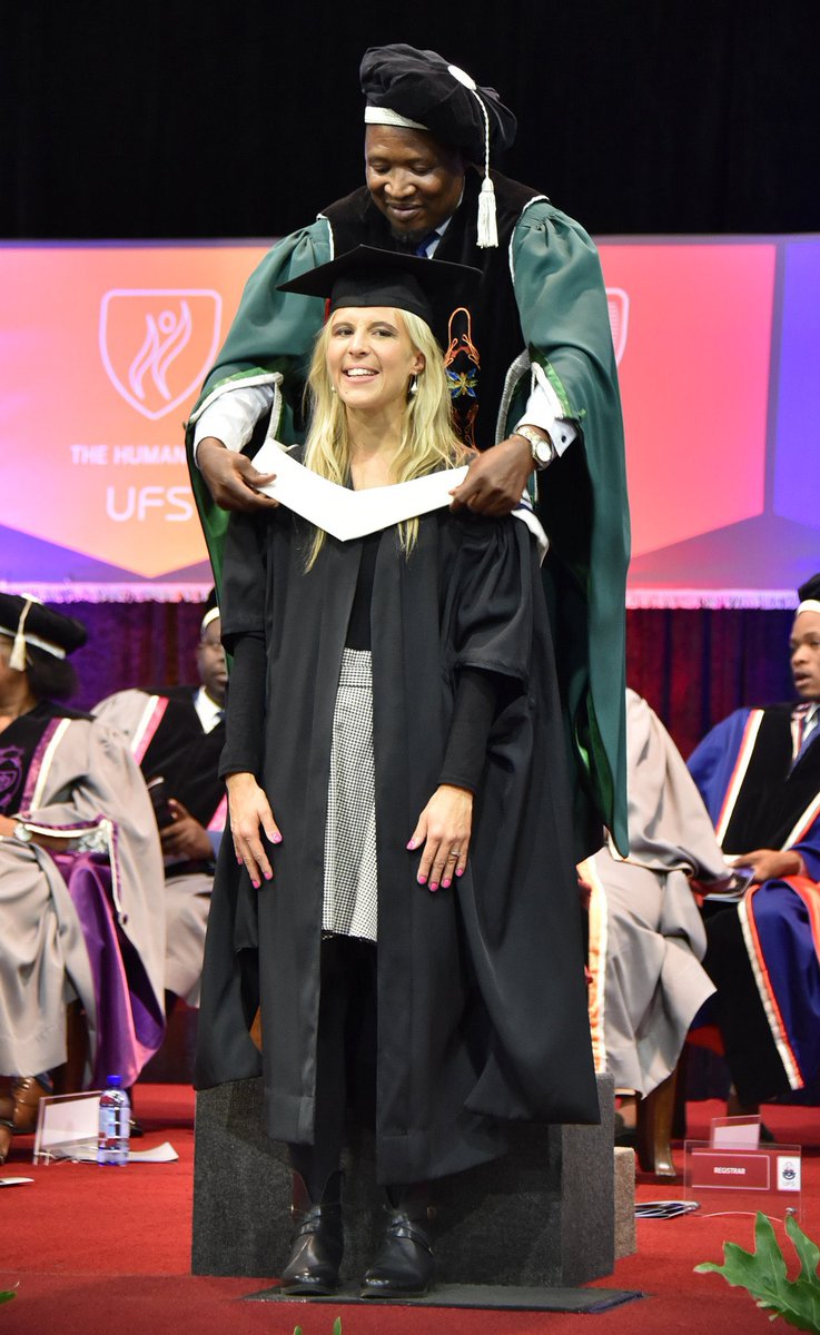 UFSweb's tweet photo. #UFSGraduation2023: Another feather in the cap for Paralympic star Louzanne Coetzee

📰: https://t.co/PoQXpBIzkd 

#ProudlyKovsies https://t.co/RLwURPPuy1
