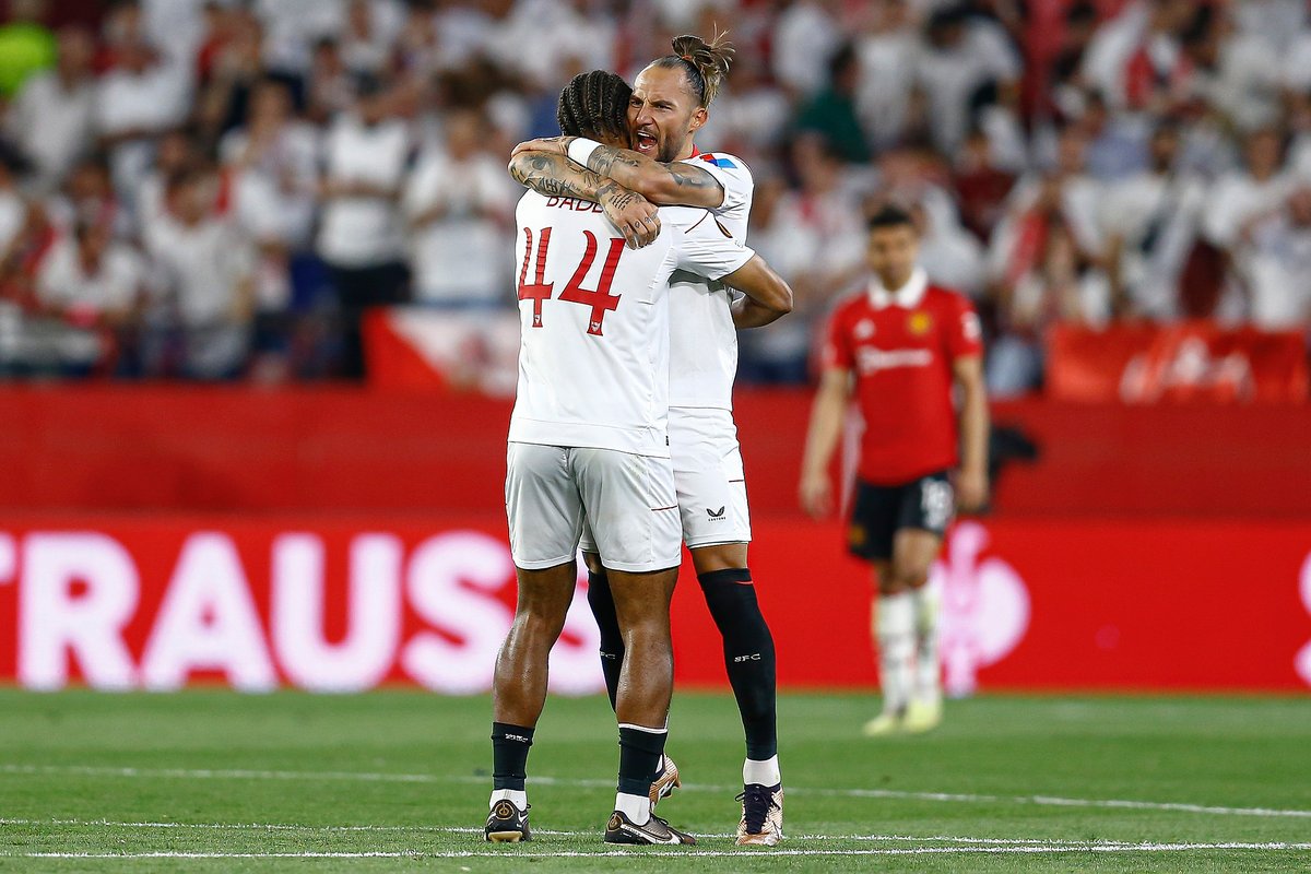 typ_pl's tweet photo. Hiszpańskie ekipy zmorą Czerwonych Diabłów? To mało powiedziane! Dzisiejsza porażka z Sevillą oznacza, że Manchester został wyrzucony poza burtę europejskich pucharów przez zespół z Półwyspu Iberyjskiego po raz szósty z rzędu! 😱

#UEL #EuropaLeague https://t.co/VG4bNVgoHA
