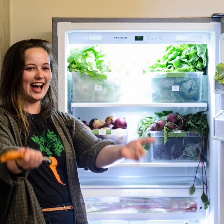 In new <a href="/JAFSCD/">JAFSCD</a> practice brief, <a href="/UWMadison/">UW–Madison</a> students &amp; staff describe a student-led effort to reduce student #foodinsecurity by distributing donated produce. The authors also describe setbacks and #recommendations for other #campuses. Read for free: doi.org/10.5304/jafscd…