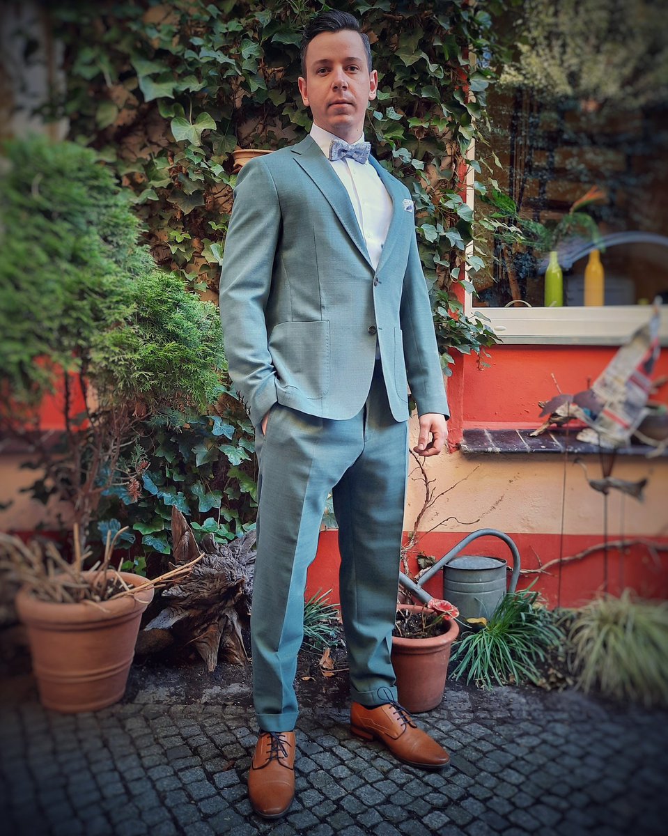 krumnow_beeskow's tweet photo. Suit Up And Party! Lorenz in Salbei! 🟢
Schön, dass du wieder bei uns warst.✌️
#dressedbyKRUMNOW #KRUMNOWfashion #krumnow #fashion #beeskow #mensfashion #menstyle #outfit #spring #summer #suit #suitup #suitupandparty https://t.co/mWcMkguBzc