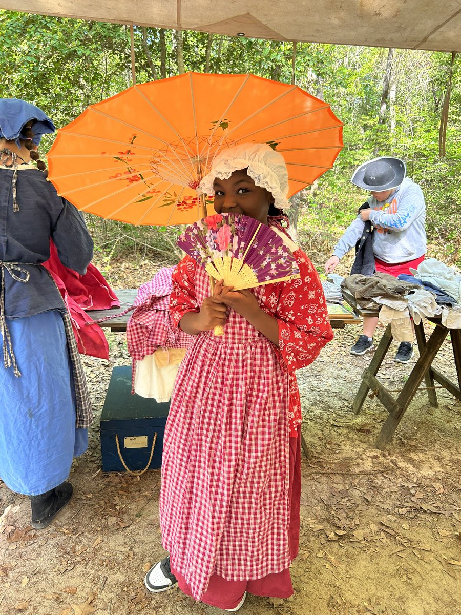 LearnEveryday5's tweet photo. What an amazing field trip to Camp Flint! Students @NFP_Elementary had fun and learned so much about colonial times! https://t.co/AOadWffrGK