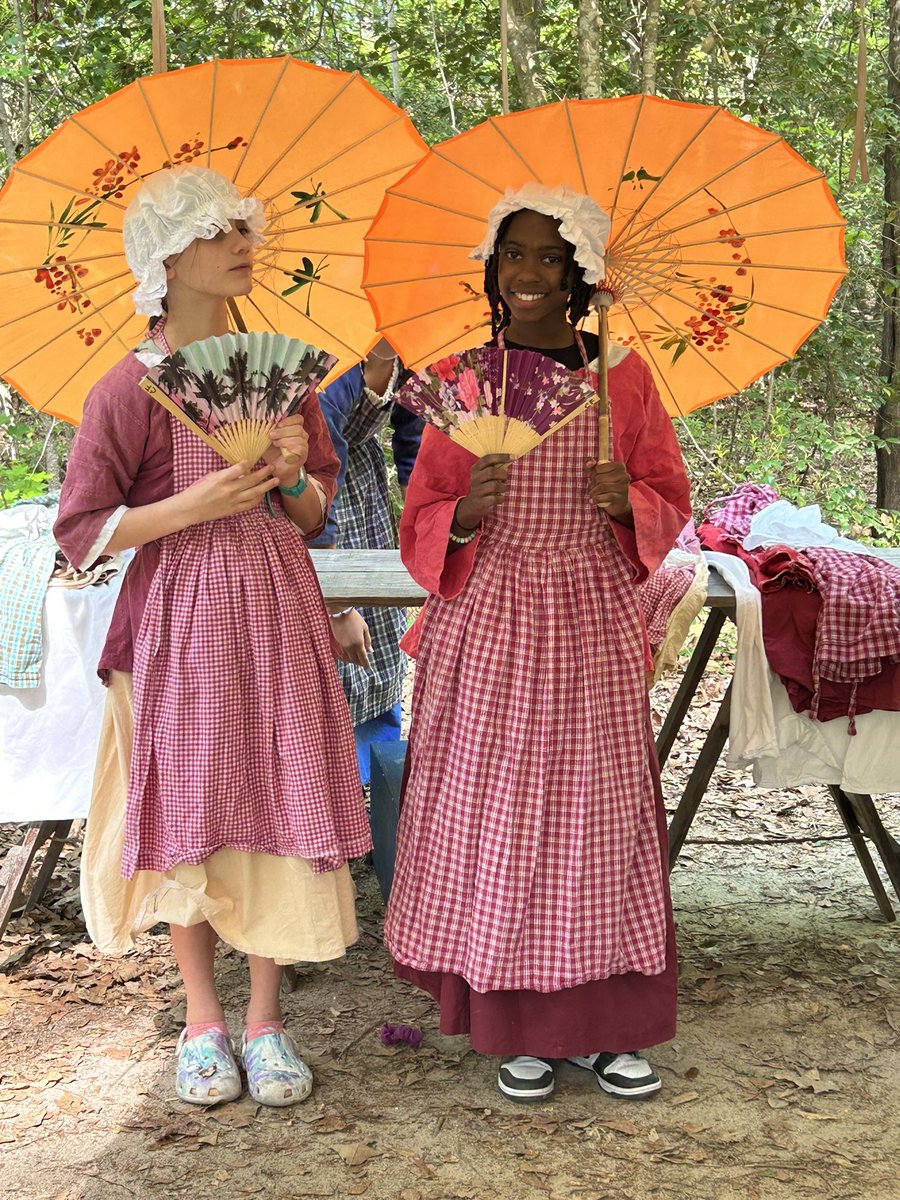 LearnEveryday5's tweet photo. What an amazing field trip to Camp Flint! Students @NFP_Elementary had fun and learned so much about colonial times! https://t.co/AOadWffrGK