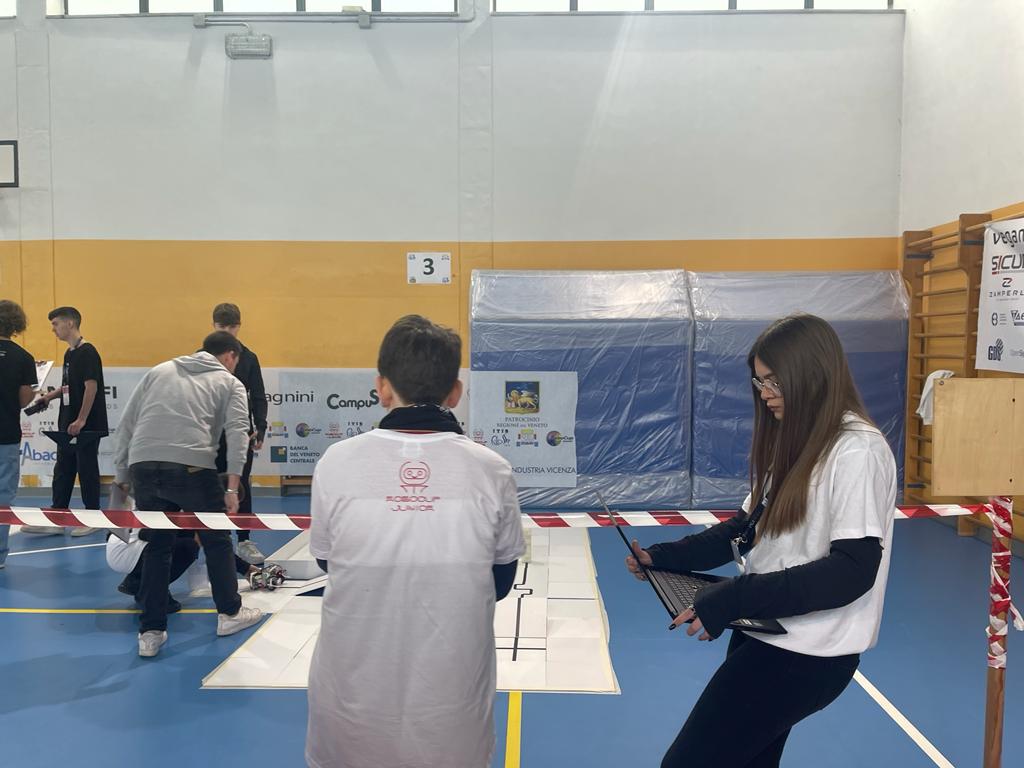 IC_Lanza_Milani's tweet photo. 🎊↕️🏅🤖🎊↖️🏅🤖🎊↗️🏅🤖🎊↘️🏅🤖🎊
#IMAGNIFICI5” I nostri ragazzi dell’ #ICLANZAMILANI #cassanoionio #PON2023 #ROBOTICAEDUCATIVA #Learningbydoing #problemsolving,  #PRIMOposto #selezioneregionale, ora #Finalinazionali  #Vicenza  #ITISARoss https://t.co/I3YOCslTw0