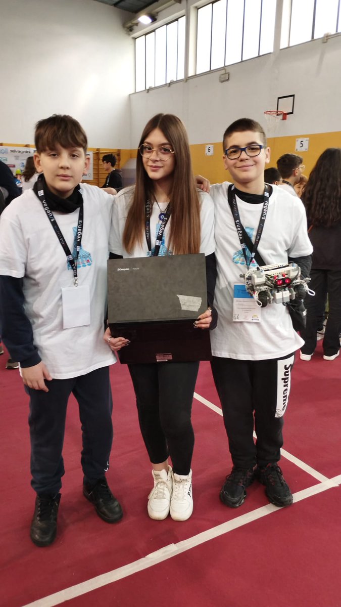 IC_Lanza_Milani's tweet photo. 🎊↕️🏅🤖🎊↖️🏅🤖🎊↗️🏅🤖🎊↘️🏅🤖🎊
#IMAGNIFICI5” I nostri ragazzi dell’ #ICLANZAMILANI #cassanoionio #PON2023 #ROBOTICAEDUCATIVA #Learningbydoing #problemsolving,  #PRIMOposto #selezioneregionale, ora #Finalinazionali  #Vicenza  #ITISARoss https://t.co/I3YOCslTw0
