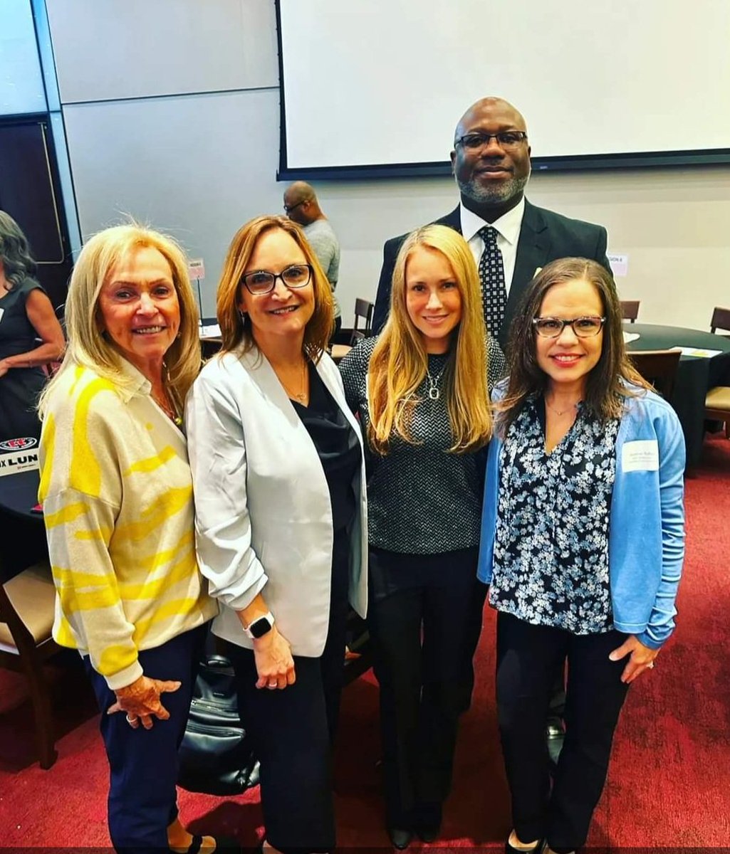 Great attending MATCP Legislative Day in Lansing to talk about how changes in the law can help treatment court providers to better serve their communities.   Thank you Rep. Regina Weiss for your support!