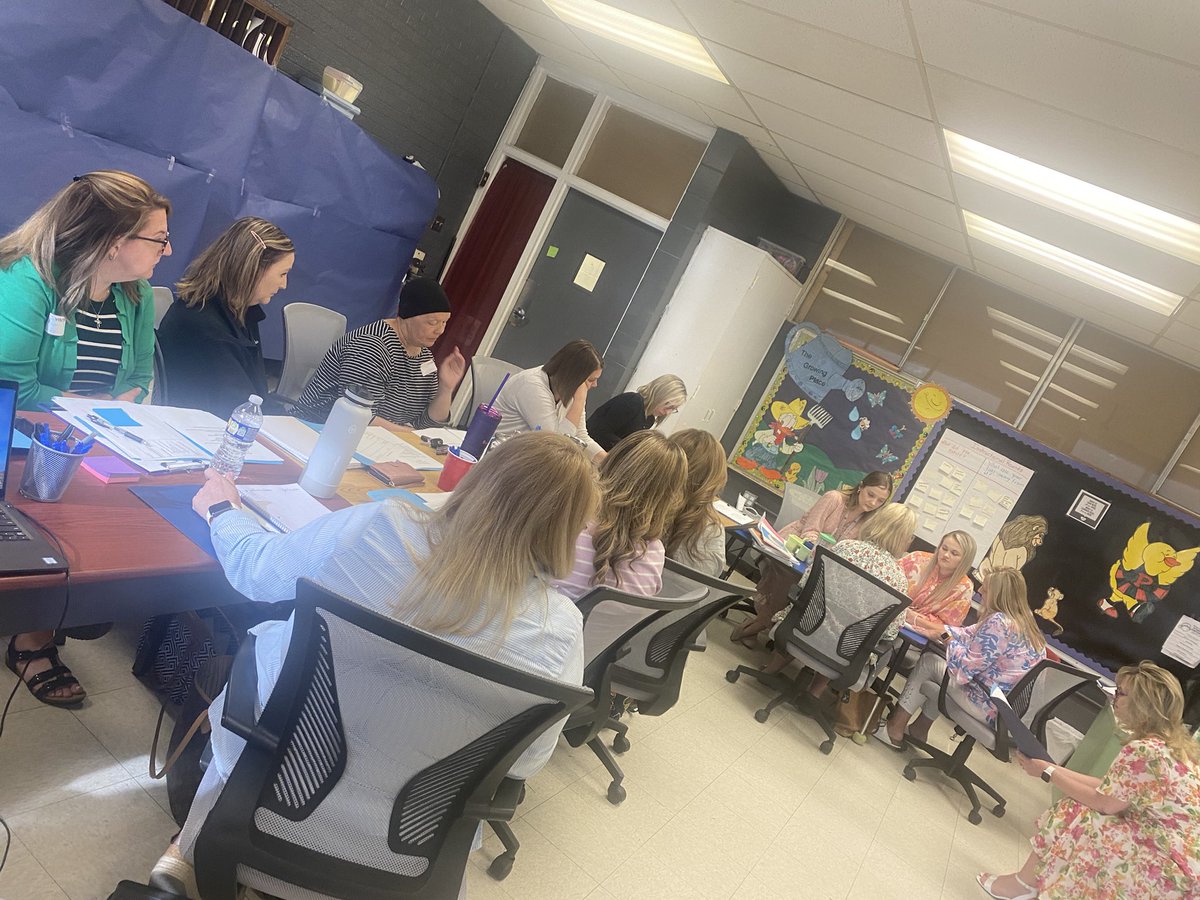ginatjones1's tweet photo. Intentional learning done by bigs and littles during Stevenson Elem Lesson Study today!! @JCBOEal @paschal_ashley @coachcodybrown @Alabama_Reading @AlabamaAchieves https://t.co/9kA1H27kOh