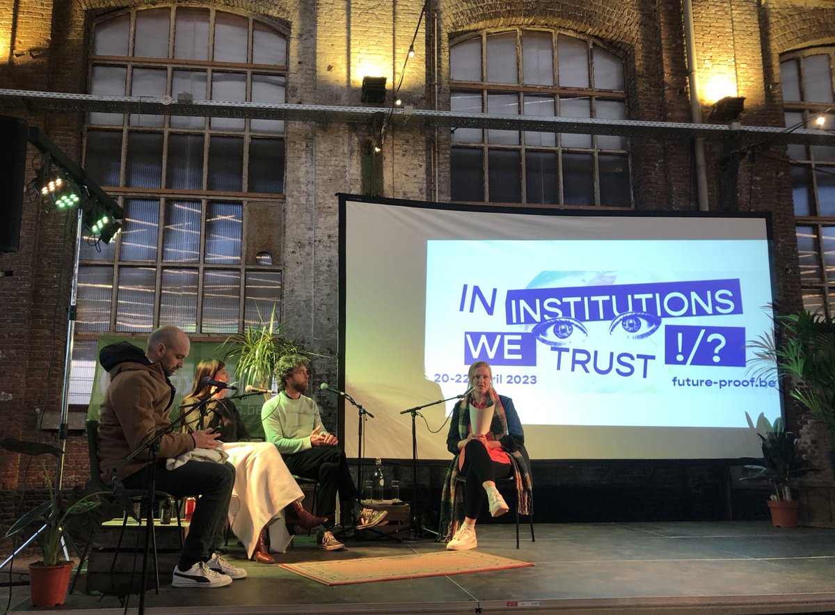 OxfamBE's tweet photo. « Als er veel ongelijkheid is zal dat zeker niet helpen in het vertrouwen van politieke en publieke instituties, » @EerselsBen op onze debatavond met @broederlijkdele &amp; @lotus__li https://t.co/nfaLHAReTg