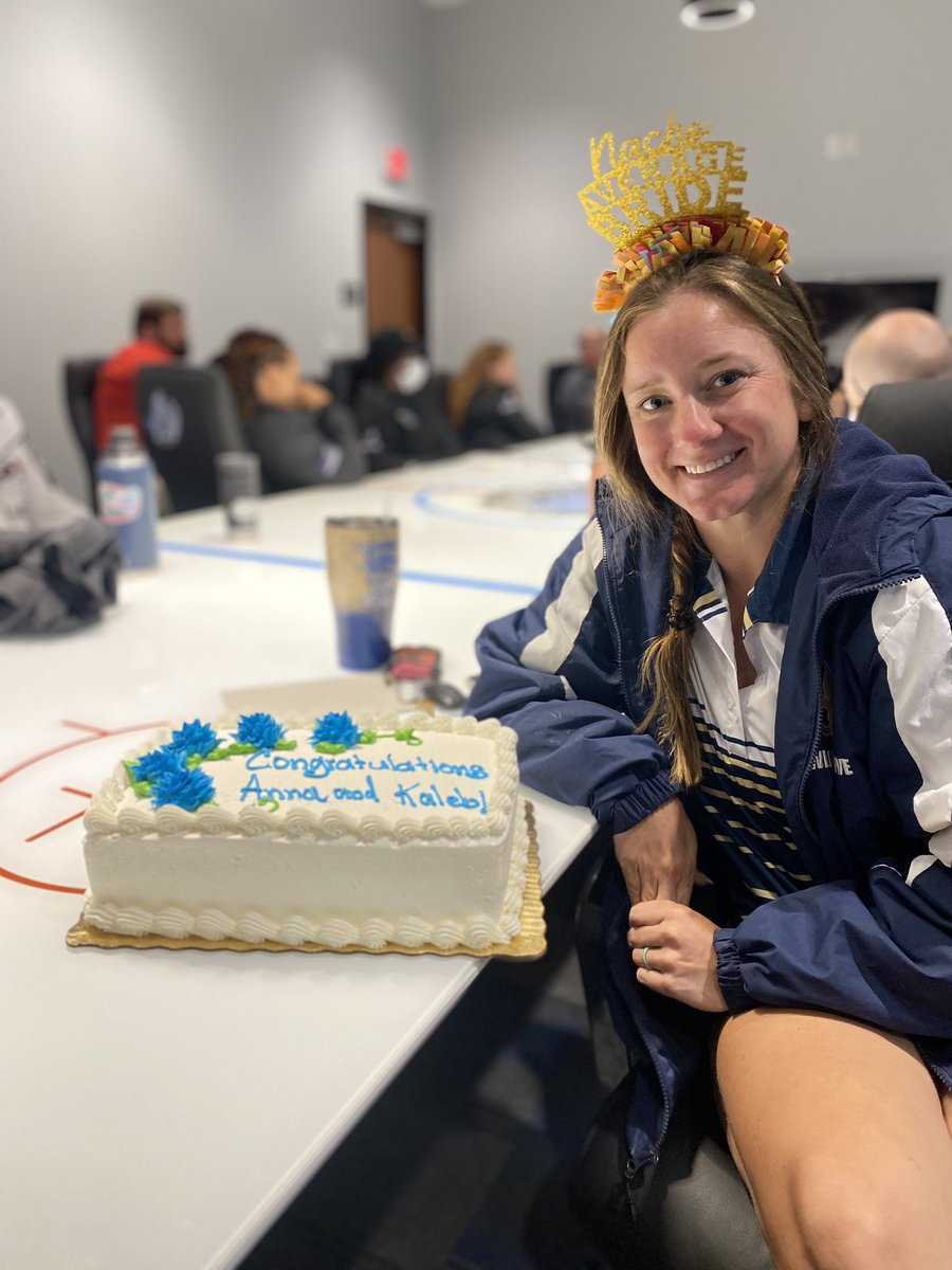 MandarinHSAT's tweet photo. Had the best morning celebrating our bride to be this morning at our monthly meeting! We love you Anna! Congratulations on the upcoming wedding! 👰🏻‍♀️🎉 https://t.co/70nDjILc5T