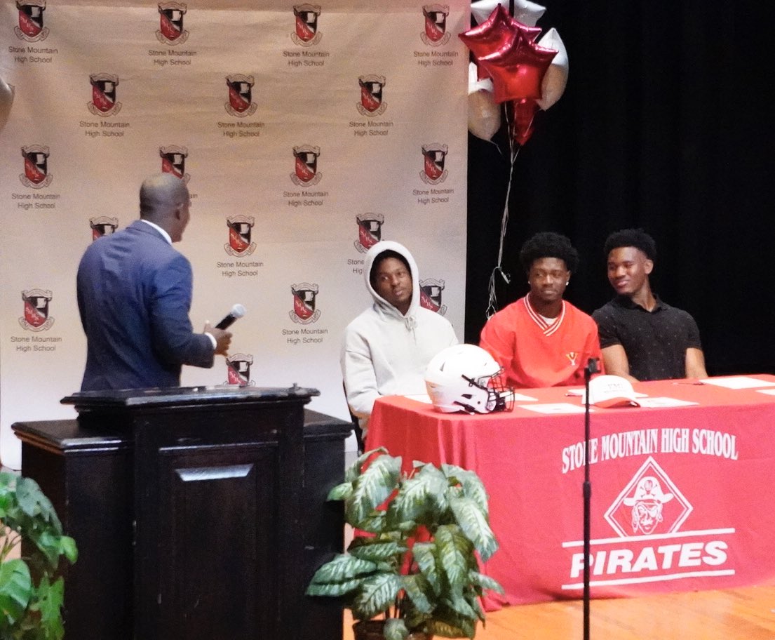 JayChampNews's tweet photo. Stone Mountain football held its first singing day since 2019 when Jabril Dixon, AJ Hardge, and Ali Diakite signed scholarships.

Coach David Roberson talked about what it means for the program and how new transfer portal rules changed college recruiting. https://t.co/UhM9Nt8L7b https://t.co/pFlbOtjtq5